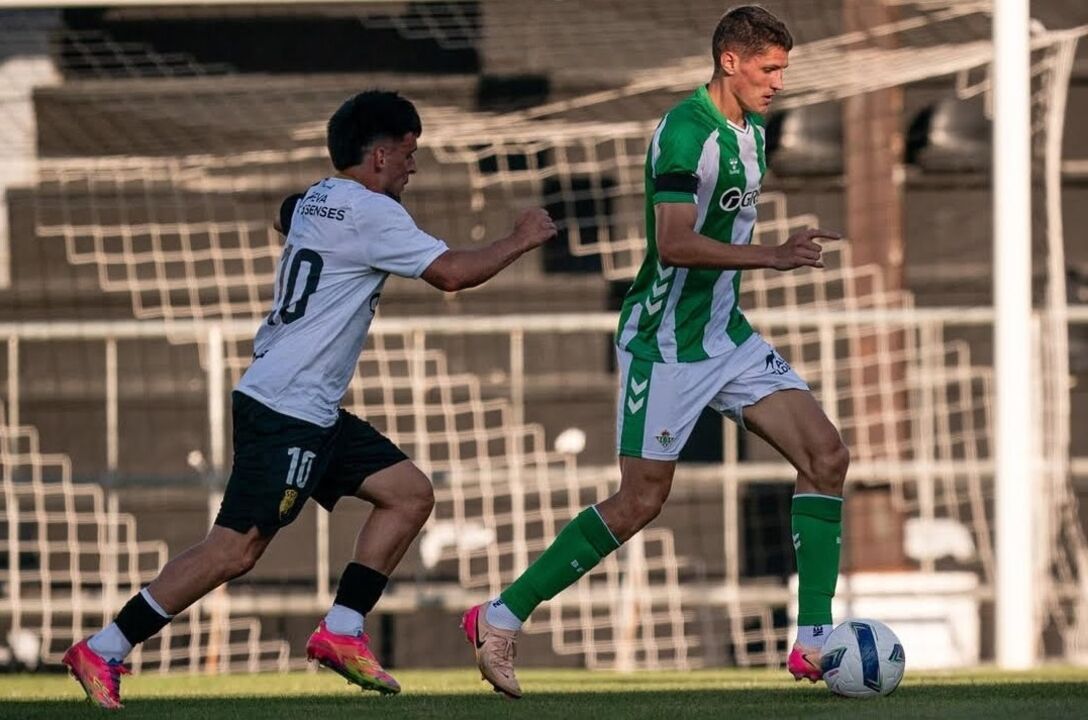 Betis conquista Troféu Hassan à frente de Farense e União de Leiria, em Faro