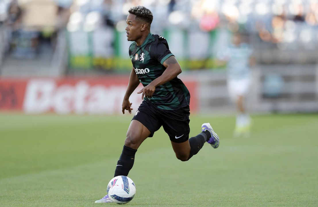 Geny Catamo reforça o Sporting CP, com 90% do passe adquirido ao Amora por 2,25 milhões