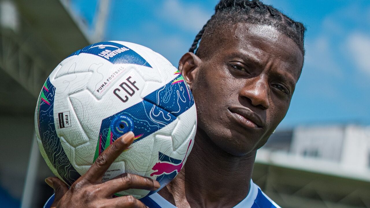 Edgar Ié, defesa-central, reforça o Feirense e regressa a Portugal