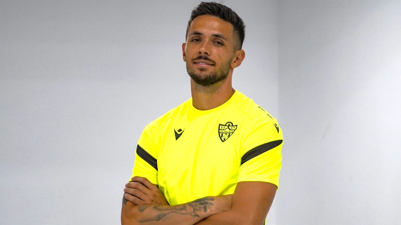 Nélson Monte regressa ao Almeria