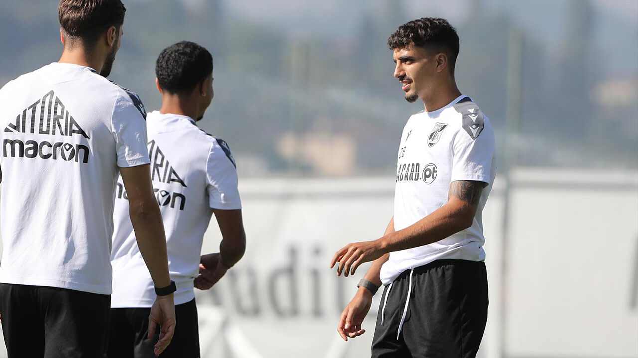 Zé Carlos pode reforçar o Gil Vicente