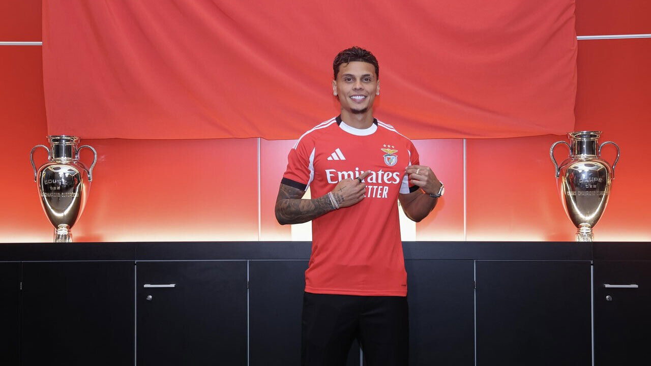 Richard Ríos oficializado como reforço do Benfica