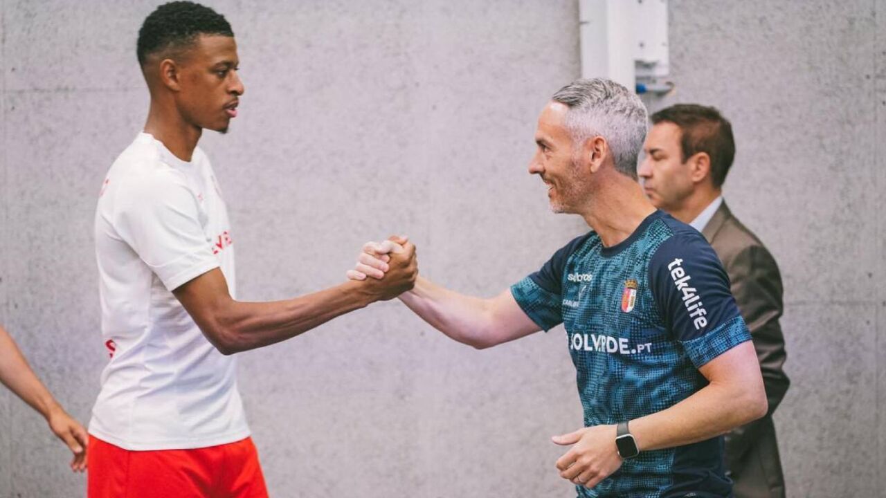 Robson Bambu e o treinador Carlos Vicens 