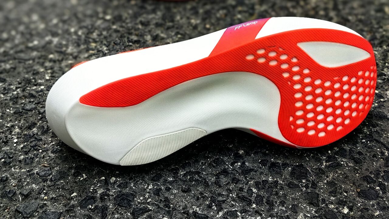 Composto ASICSGRIP oferece uma tração de nível superior