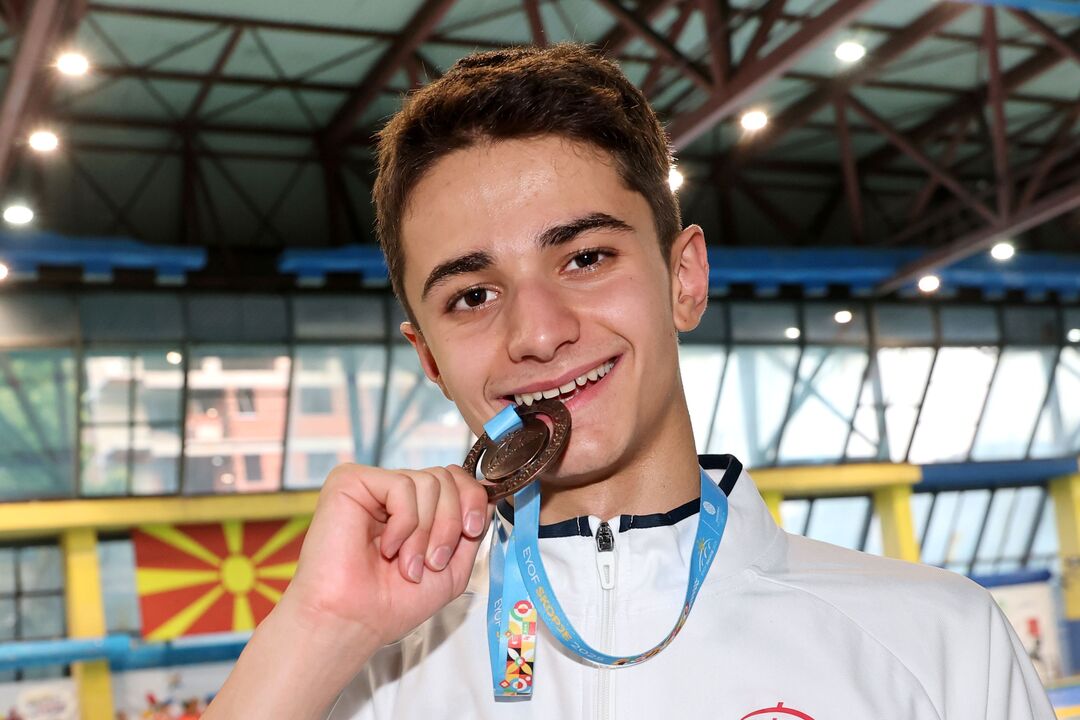 Rodolfo Alecrim ganha bronze nos 100 metros livres no FOJE em Skopje