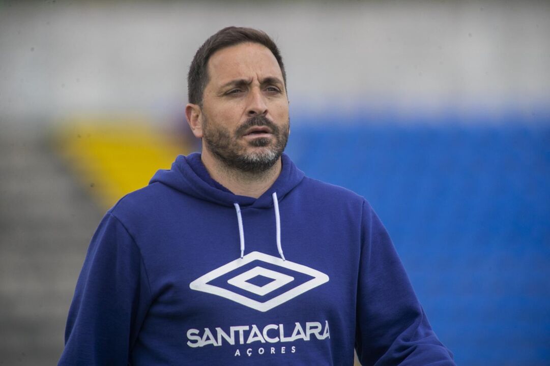 Vasco Matos, treinador do Santa Clara