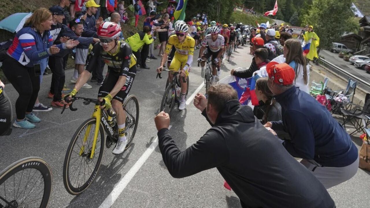 Vingegaard e Pogacar na marcação