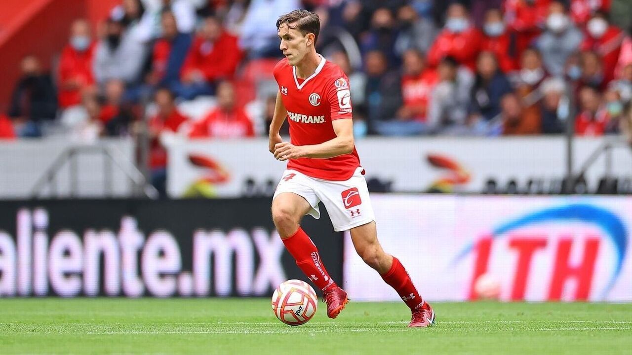 Otávio, antigo jogador do FC Porto, está na lista do Palmeiras para substituir Ríos