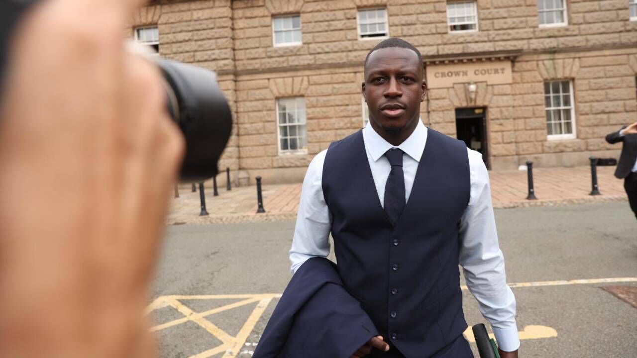 Benjamin Mendy foi dispensado do Zurique ao fim de cinco meses
