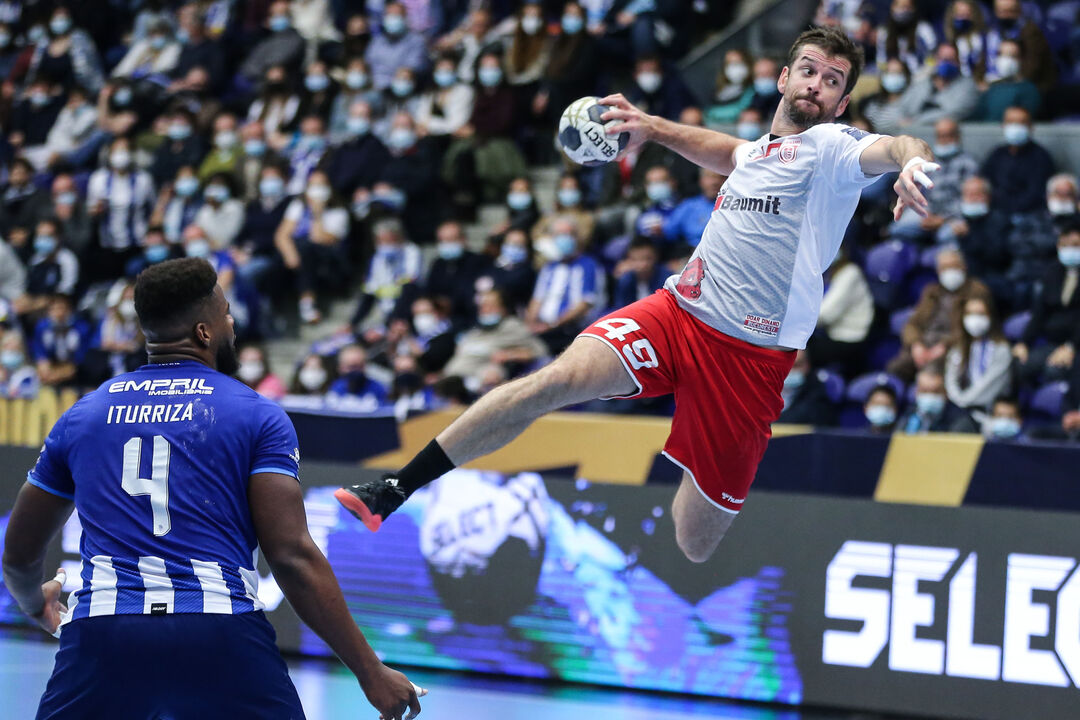 FC Porto e Dínamo Bucareste preparam jogos frente ao Sporting