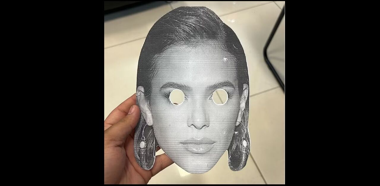 Adeptos do Sport usam máscaras de Bruna Marquezine