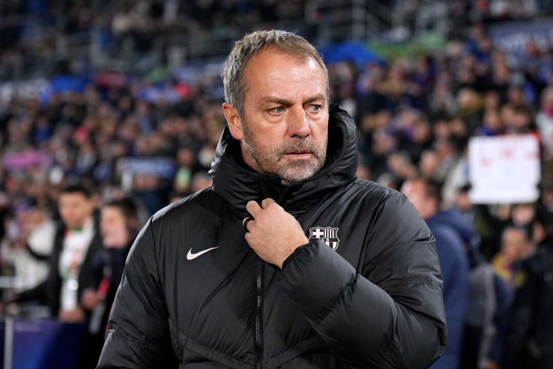 Hansi Flick limita festas no Barcelona para foco total nos compromissos