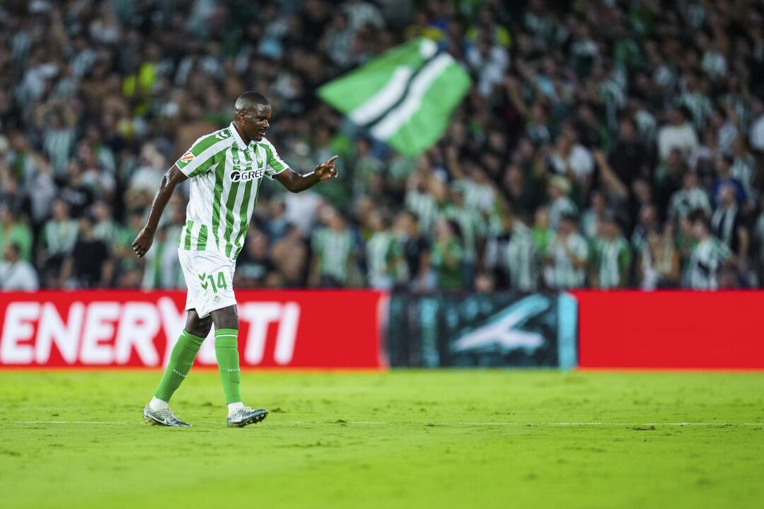 William Carvalho reforça o Pachuca, juntando-se a Paulinho no México
