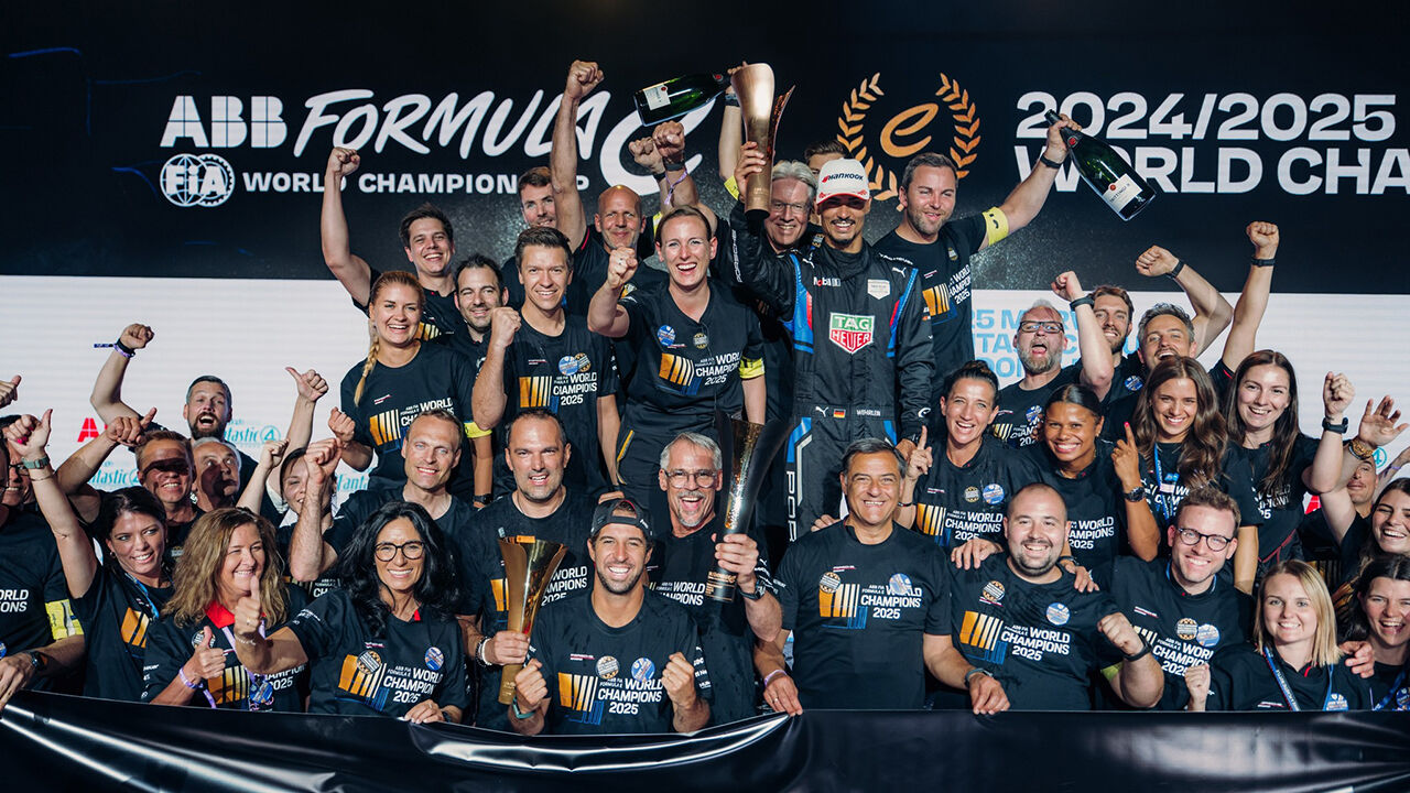 António Félix da Costa e Porsche celebram títulos de construtores e equipas na Fórmula E em Londres