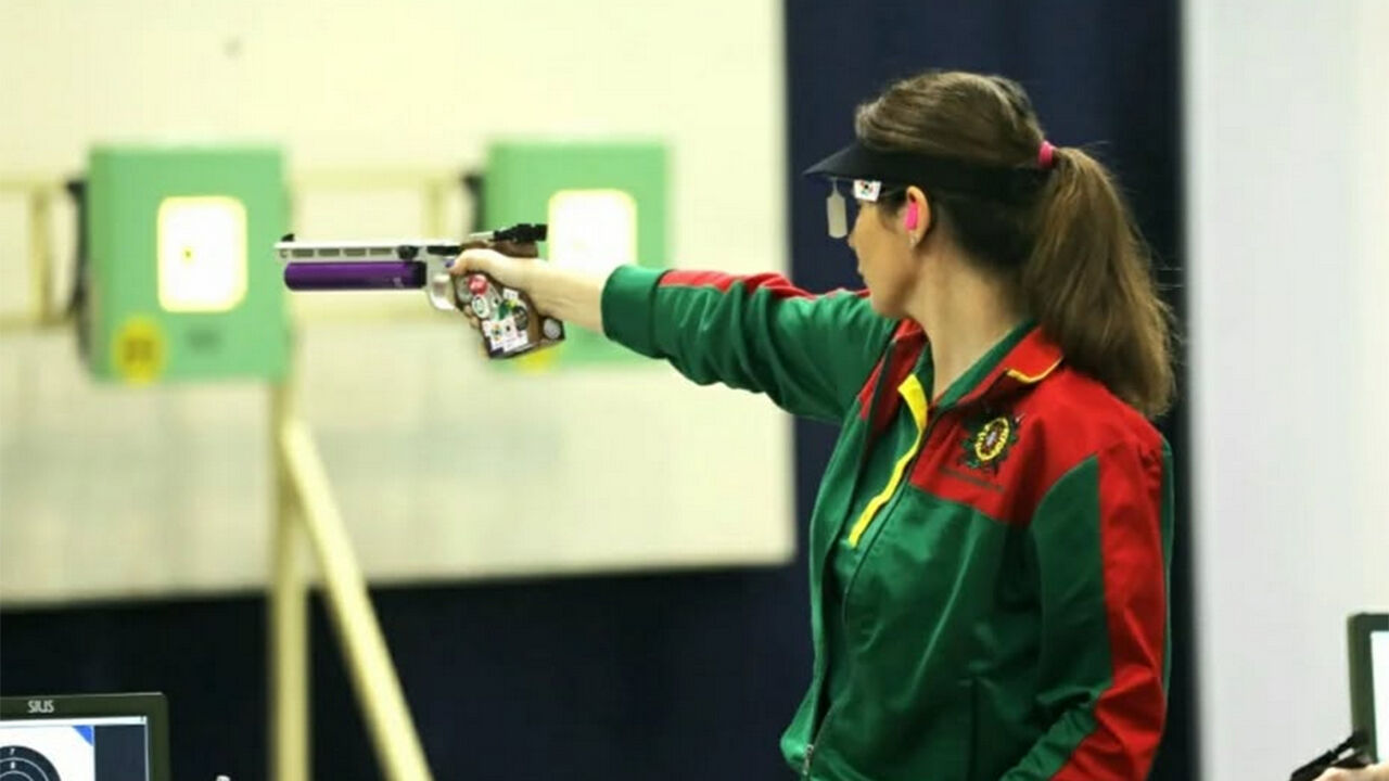 Joana Castelão compete nos Europeus de tiro em Châteauroux, França