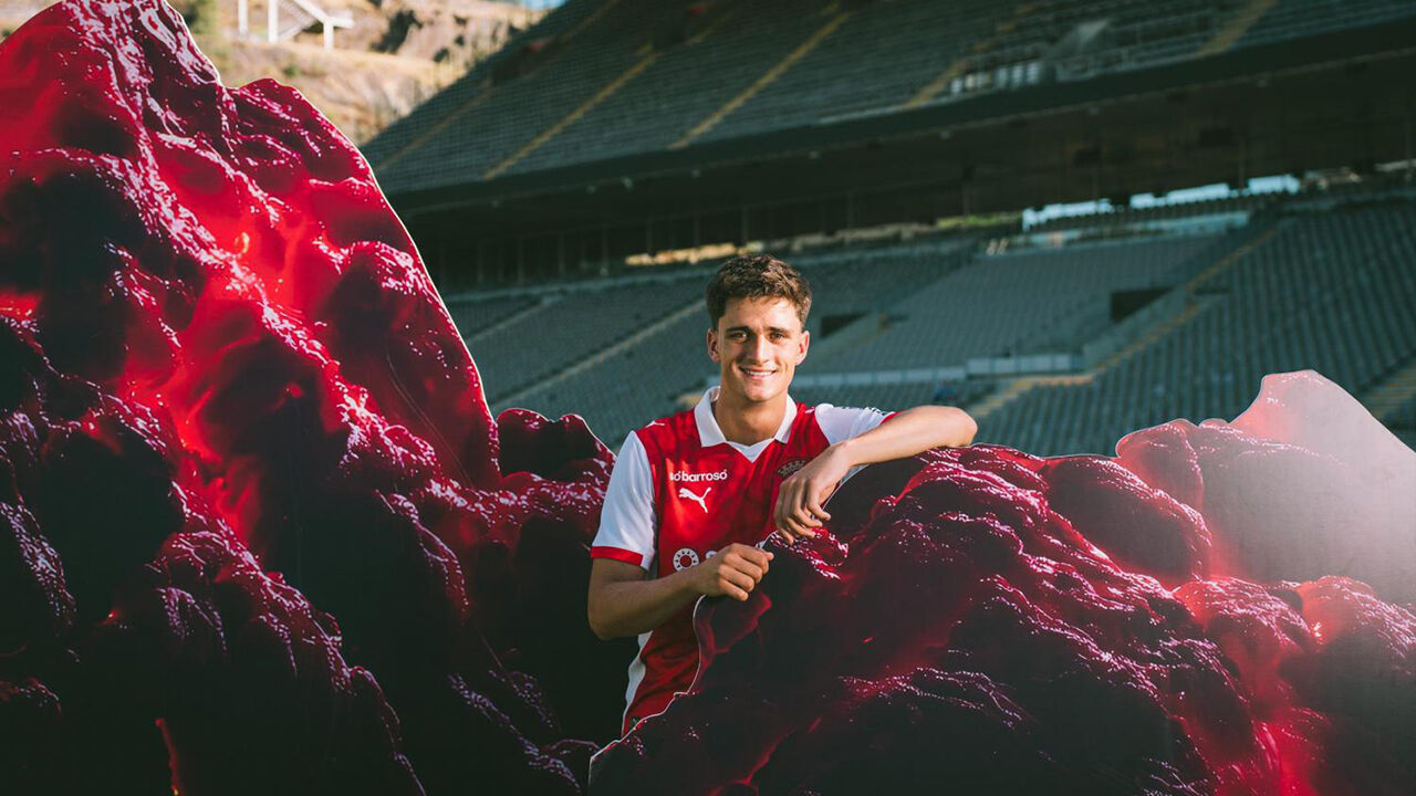 Pau Víctor aguarda estreia no Sp. Braga após transferência do Barcelona