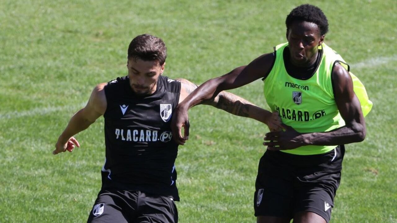 Nuno Santos durante treino do Vitória Sport Clube