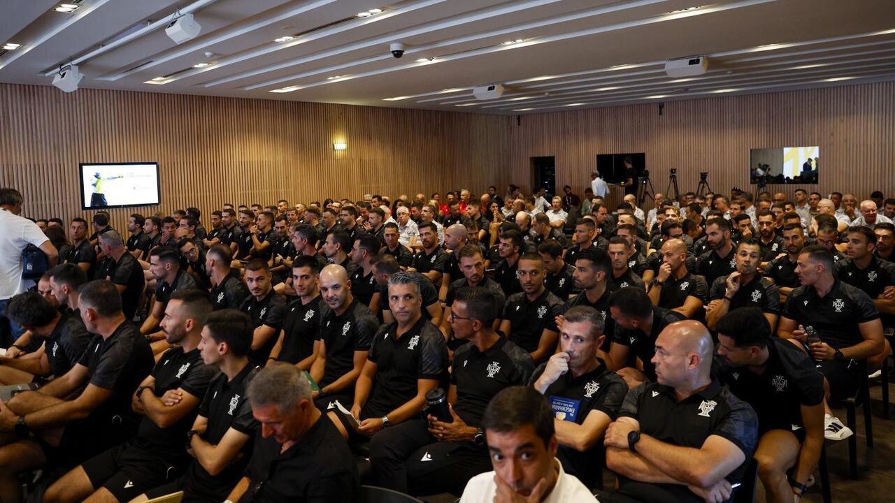 Luís Godinho discursa numa ação de formação sobre arbitragem