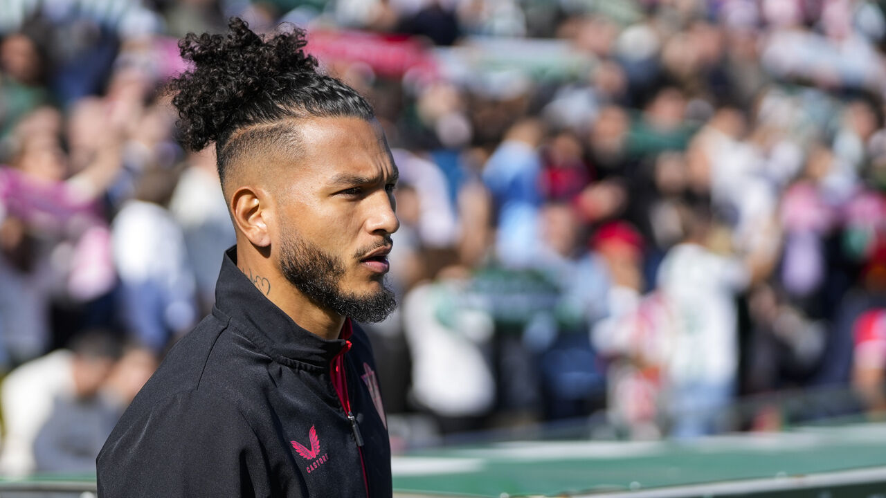 Luis Suárez emocionado no adeus ao Almería