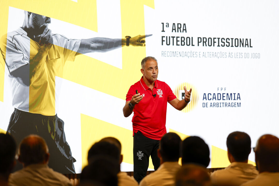 Academia de Arbitragem da FPF debateu o futebol profissional