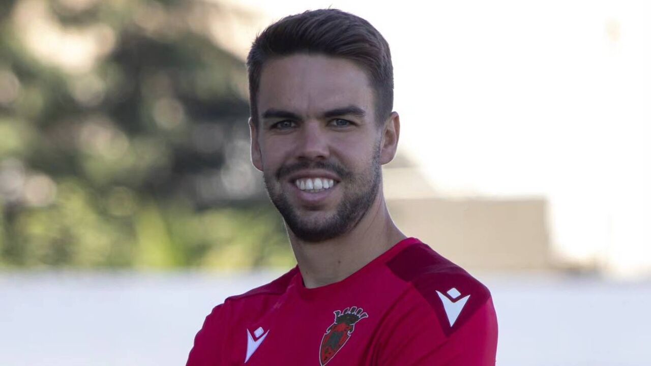 Dani Molina é reforço do Penafiel