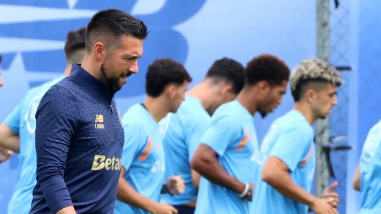 Farioli integra jovens Martim Cunha, Domingos Andrade e Brayan Caicedo no plantel B