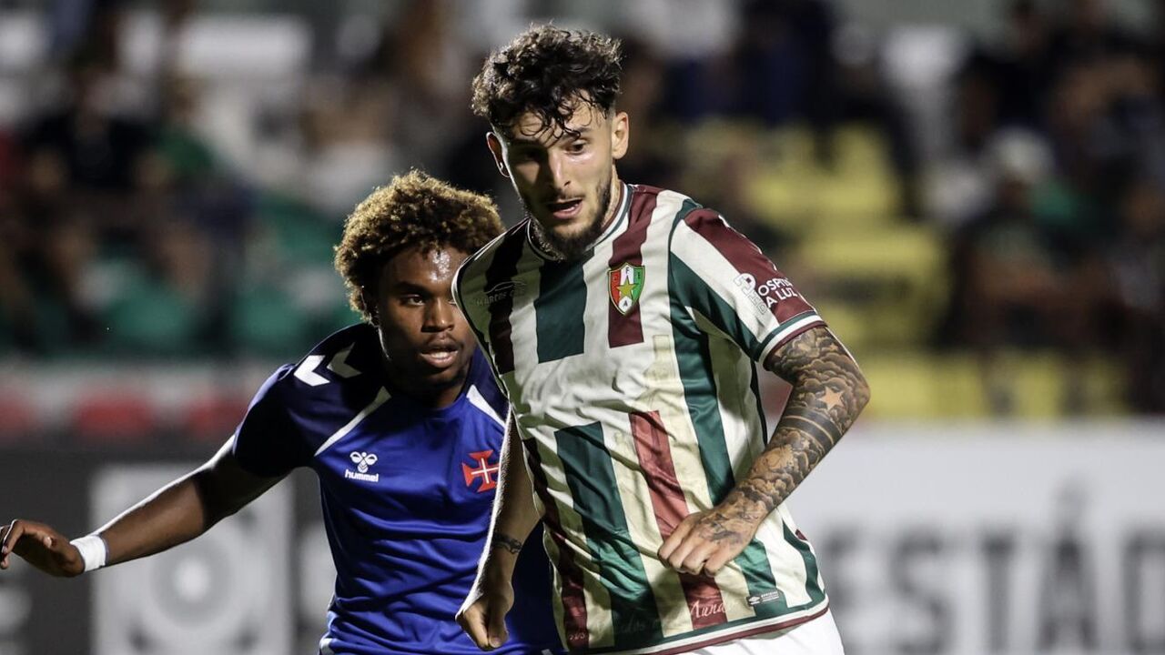 Stoica já se estreou pelo Estrela