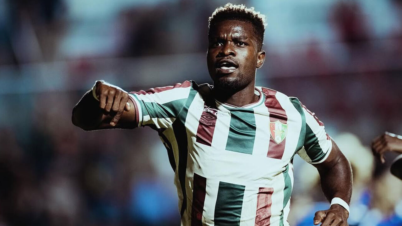 Semeu Commey convence o treinador do E. Amadora, José Faria