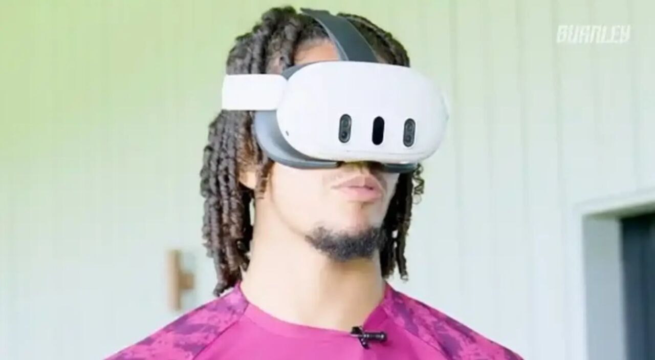 Adepto do Burnley experimenta jogo em realidade virtual