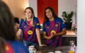 Jogadoras do Barcelona exibem nova camisola
