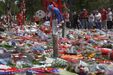 Memorial em Anfield presta homenagem a Diogo Jota, com Jordan Henderson emocionado.
