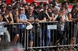 Populares também assistem às cerimónias fúnebres