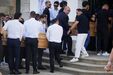 Caixões de Diogo Jota e André Silva a serem carregados para dentro da Igreja Matriz de Gondomar