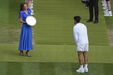 Kate Middleton entrega troféu a Carlos Alcaraz em Wimbledon.