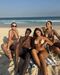 Vinícius Jr com as amigas