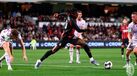 Rafael Leão brilha na vitória do Milan sobre o Perth Glory
