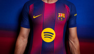 Equipamento do FC Barcelona com o patrocínio do Spotify