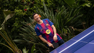 Lewandowski mostra as suas habilidades no ténis de mesa com a camisola do Barcelona