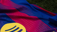 Equipamento do FC Barcelona com patrocínio da Spotify e símbolo da Nike