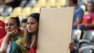 Adeptos homenageiam Diogo Jota no Espanha-Portugal, após a morte do internacional português