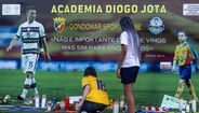 Homenagens a Diogo Jota e André Silva no estádio do Gondomar