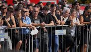 Populares também assistem às cerimónias fúnebres