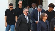 Toni, Joaquim Evangelista, Renato Veiga e João Vieira Pinto à saída da Igreja Matriz de Gondomar