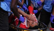 Musiala lesiona-se com gravidade no PSG-Bayern e sai de maca em lágrimas
