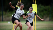 Equipa feminina do Sporting prepara época com reforços na Academia.
