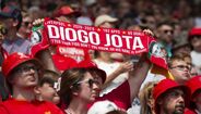 Adeptos do Liverpool homenageiam Diogo Jota