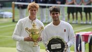 Sinner e Alcaraz na final de Wimbledon, palco de figuras ilustres do ténis
