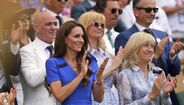 Kate Middleton e outras figuras assistem à final de Wimbledon.
