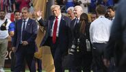 Trump foi ao relvado do MetLife Stadium após vitória do Chelsea sobre o PSG
