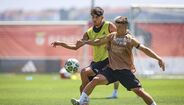 Pré-época 2025/26: Benfica realiza primeiro treino no relvado